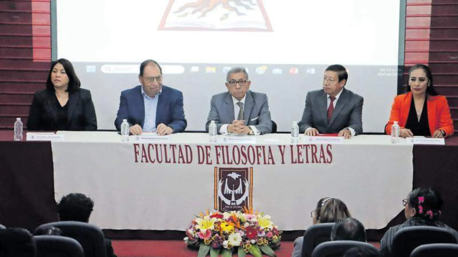 Inauguran la XXX semana del historiador en la Facultad de Ciencias de Filosofía y LetrasEverardo NAVA (3)